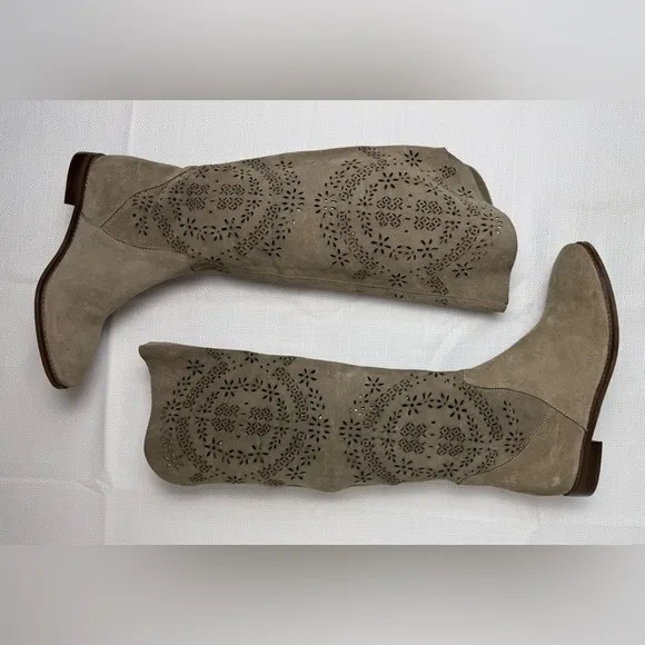 Bata Lace Cut Out Suede Leather Boots Women's Size 36 (5.5-6) Beige Tall Riding