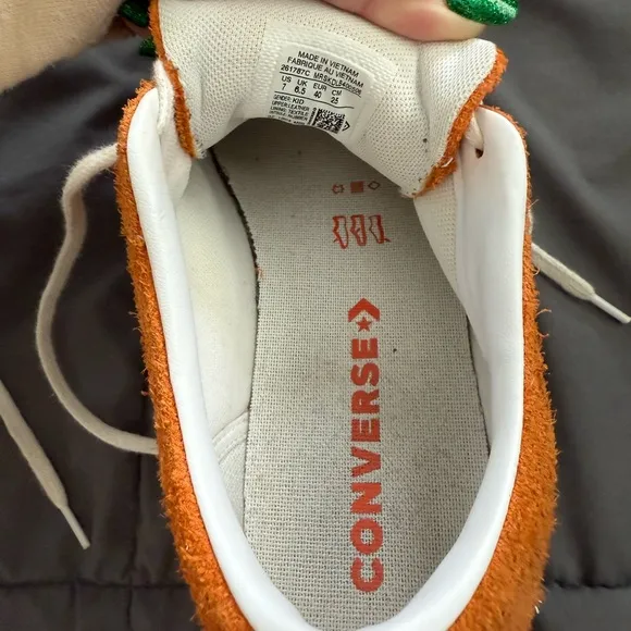 Converse one star ox vintage suede bold mandarin. M7/W9Texas longhorns orange