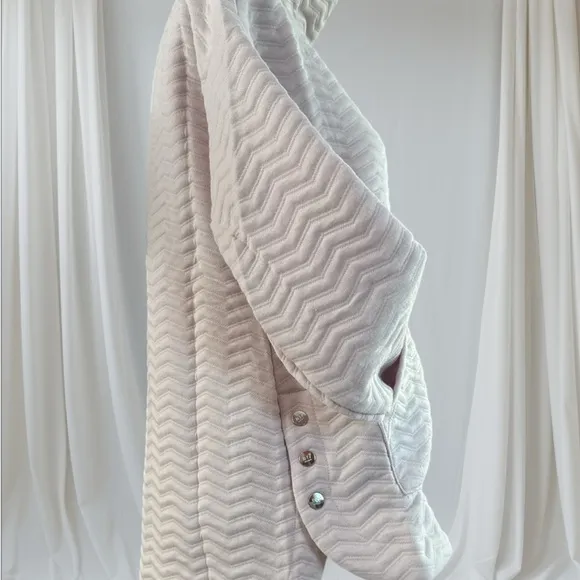 JNY- BNWT Cozy Chevron Quilted Patterned Pullover