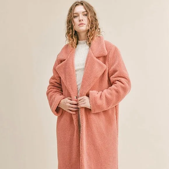 NWT- (Fits like a medium)Sadie And Sage ‘Gemma Teddy Coat’ Baby Pink Color