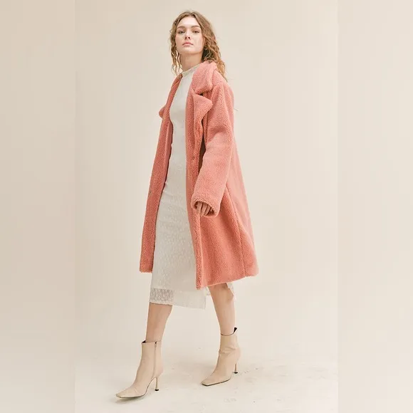 NWT- (Fits like a medium)Sadie And Sage ‘Gemma Teddy Coat’ Baby Pink Color