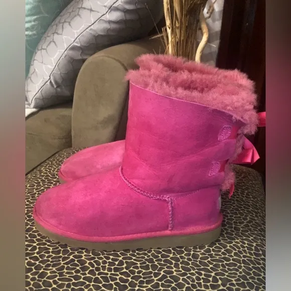 Pink uggs
