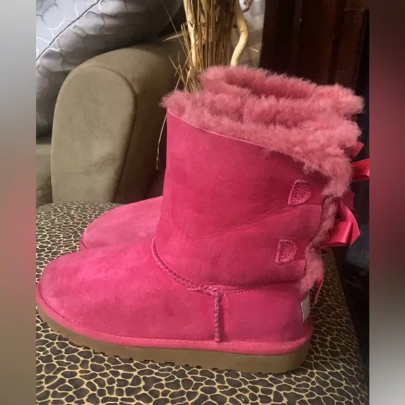 Pink uggs