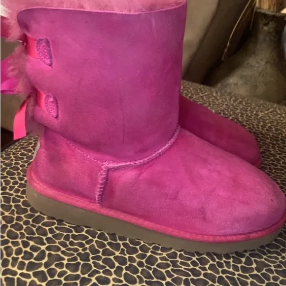 Pink uggs