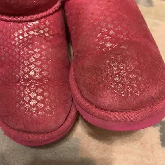 Pink uggs
