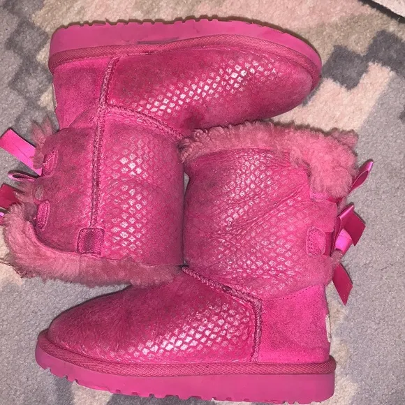 Pink uggs