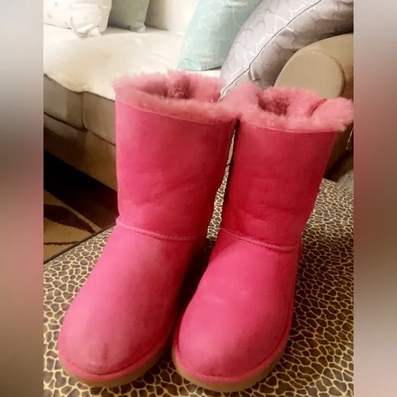 Pink uggs