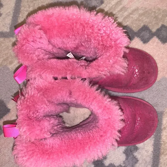 Pink uggs