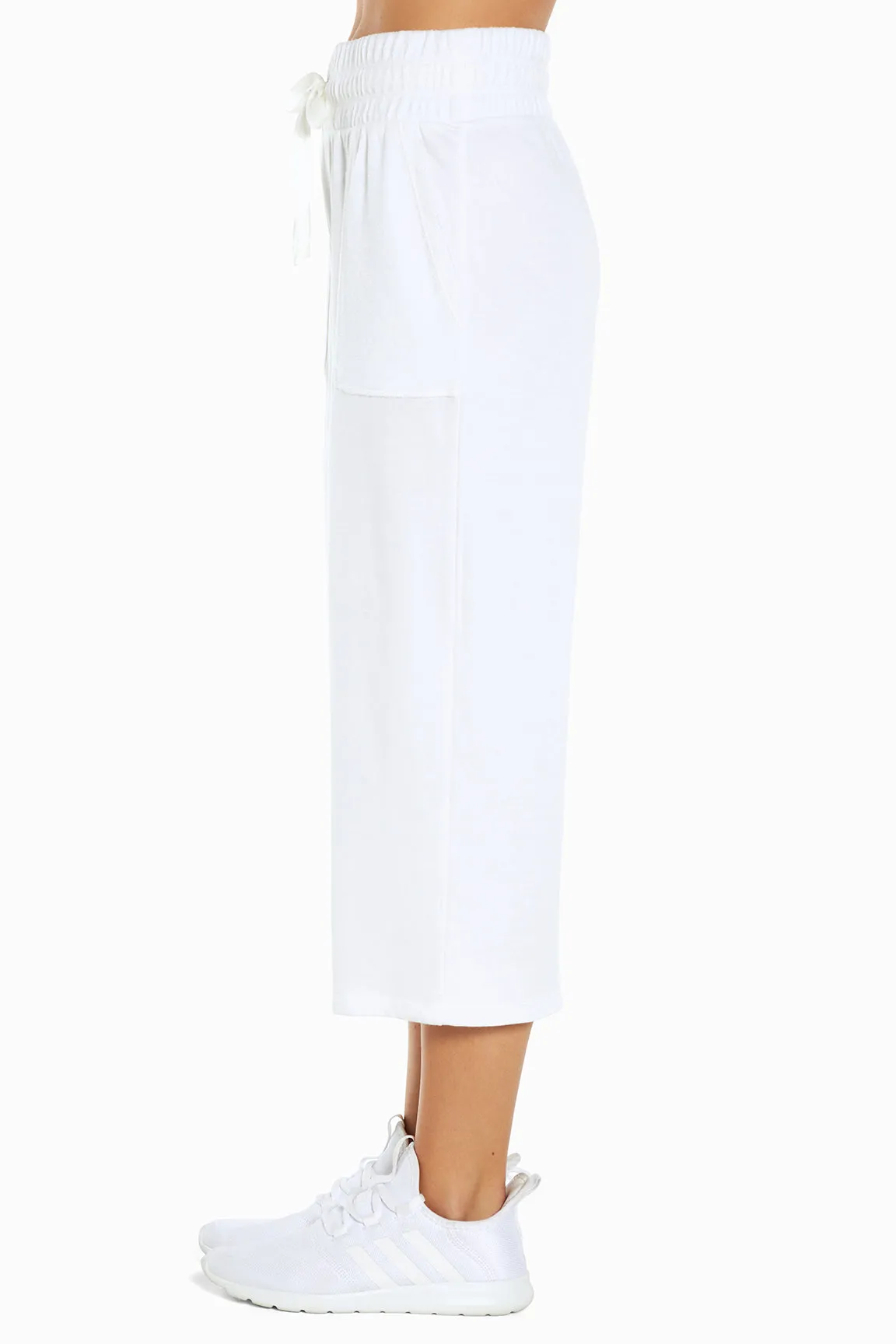 Sammy Capri (White)