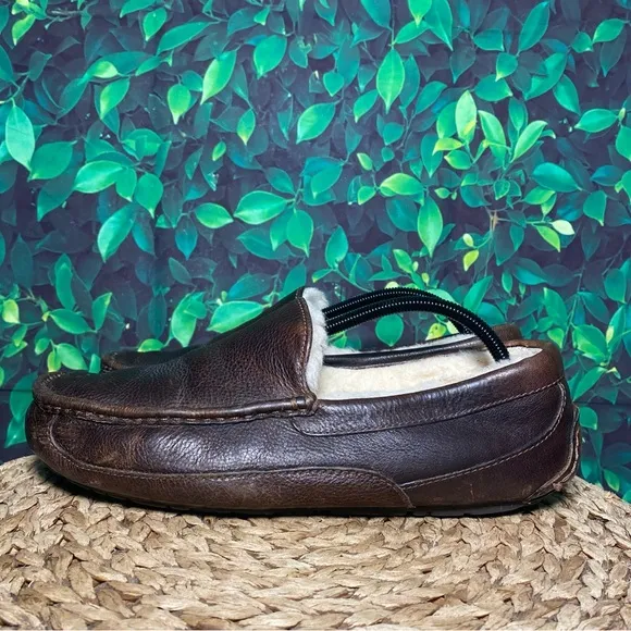 Ugg ascot brown leather insualted house slippers