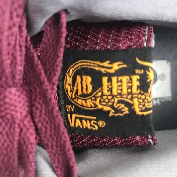 Van’s CAB Lite Ultra Cush Men’s Burgundy Suede Hightops Size 10